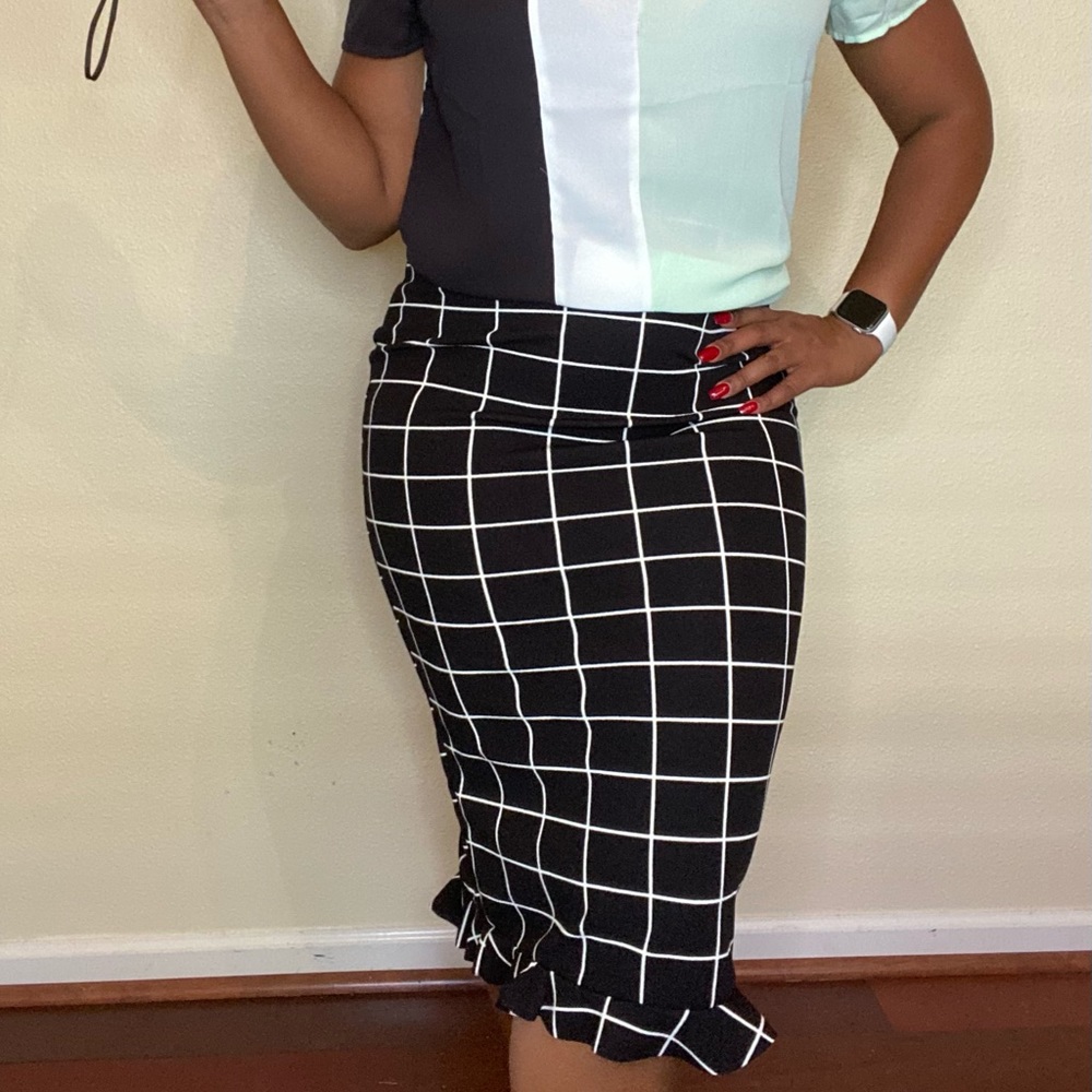 Black & white skirt w/mint green, black &white top